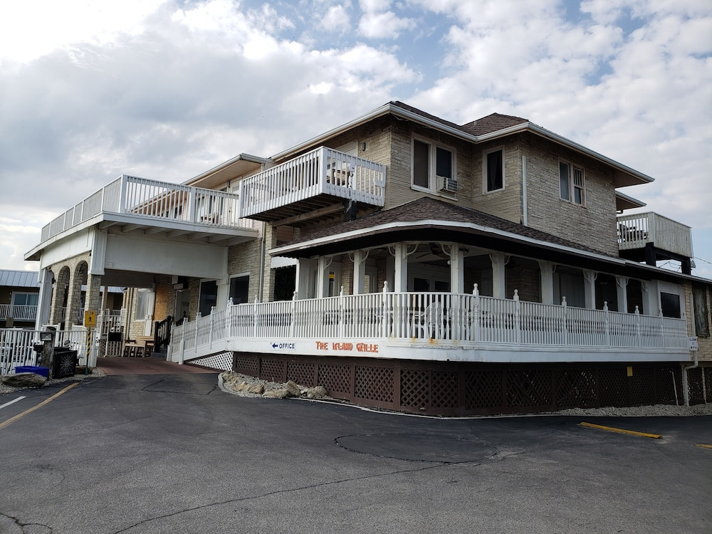 Topaz Motel