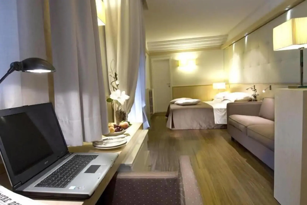 Hotel photo 12