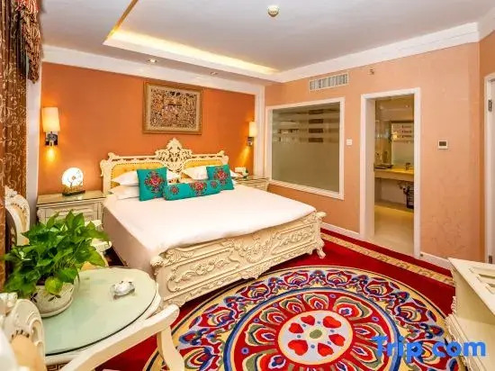 Люкс Deluxe в Grand Sun Hotel Dunhuang