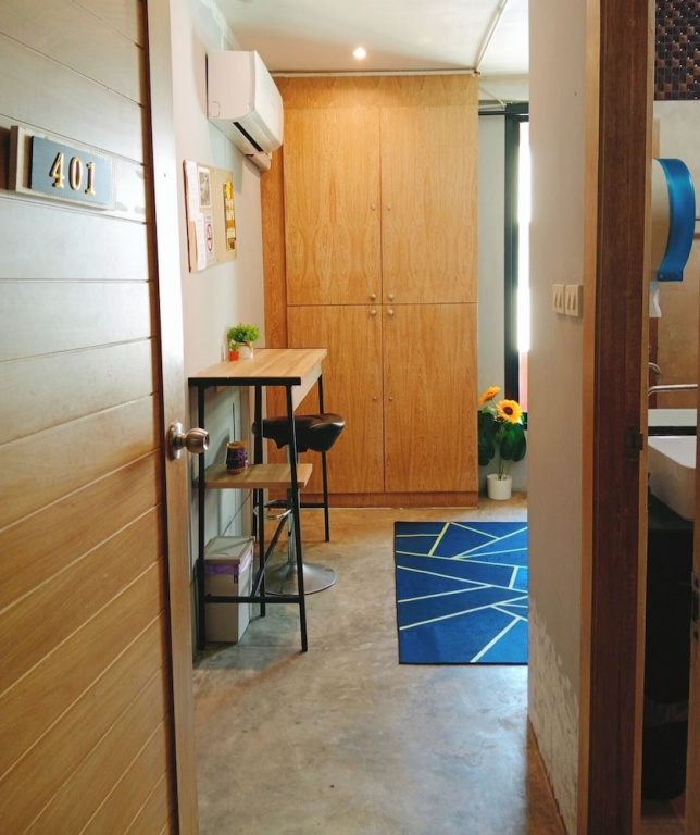 Comfort room