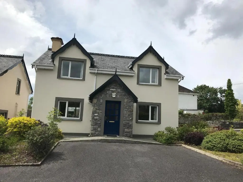 3 Bedrooms Cottage