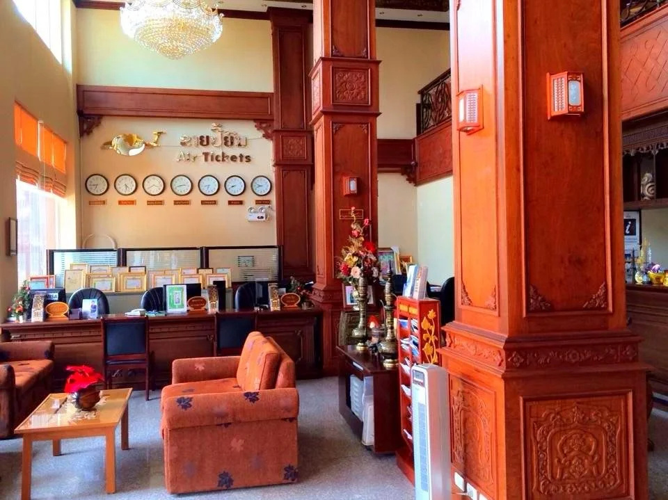 Lobby & Reception