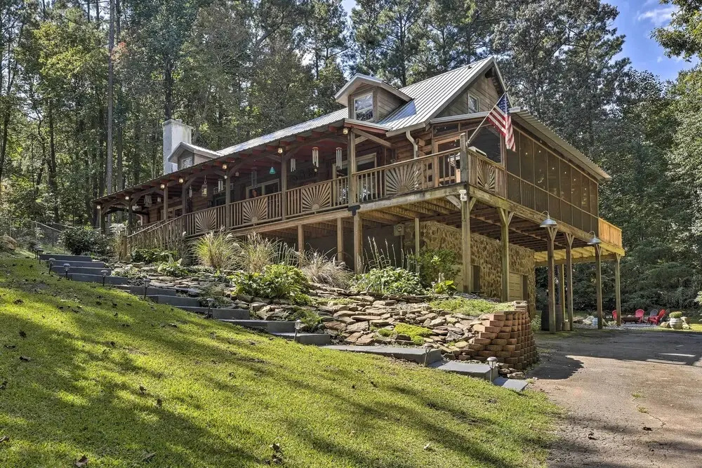 Serene Mableton Cabin - 13 Mi to Downtown Atlanta!