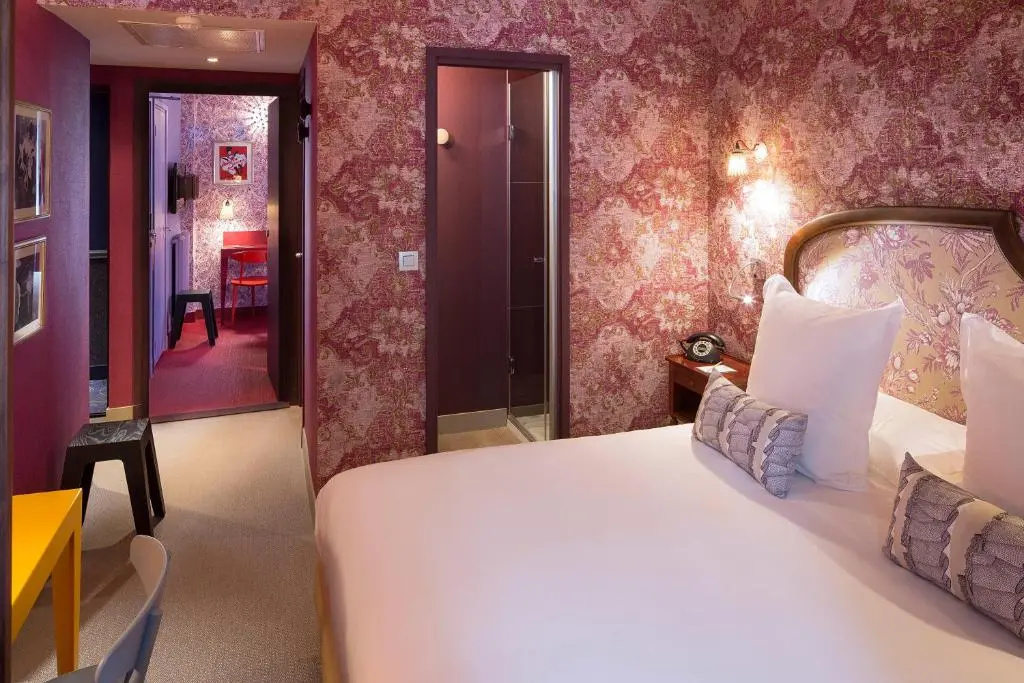 Double room (full double bed)