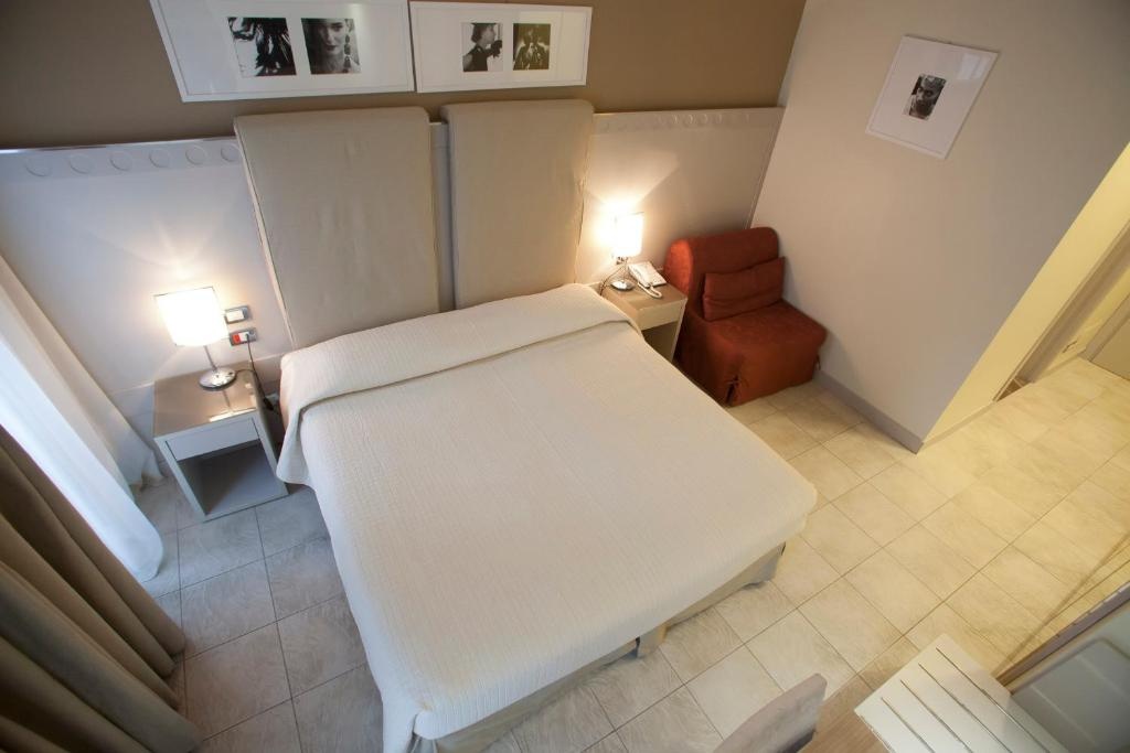 Superior Double room (full double bed) — room photo 3