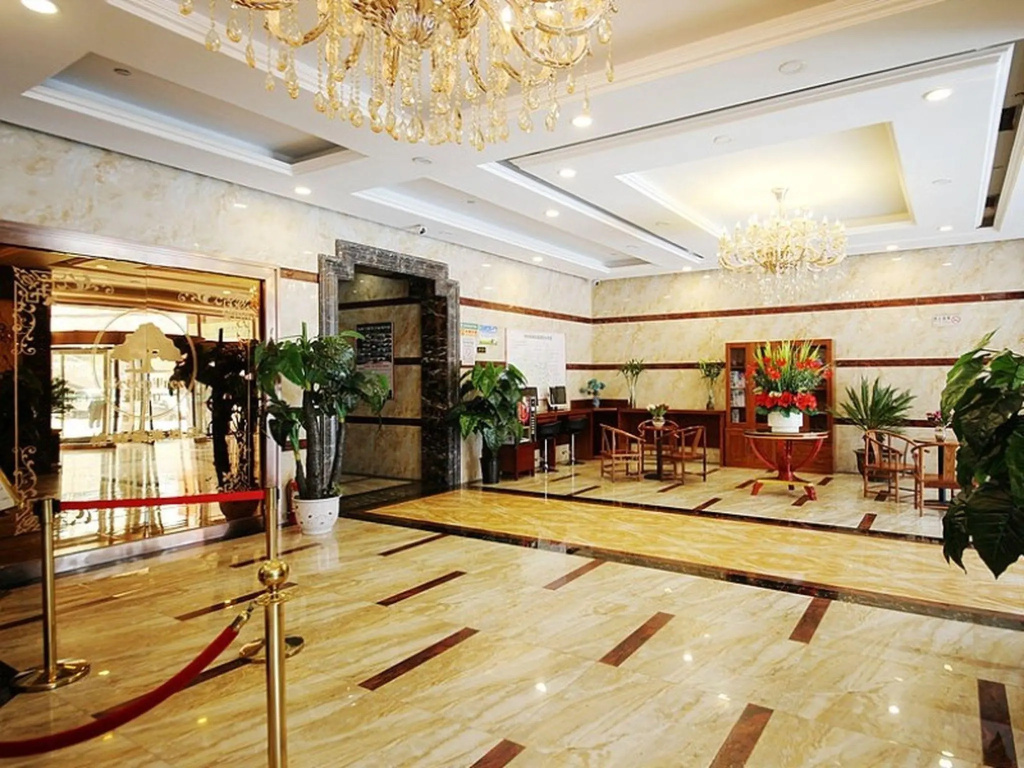 Lobby & Reception
