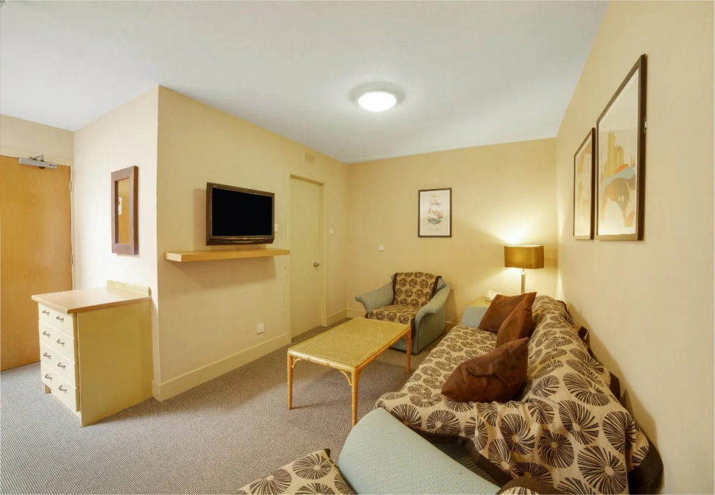 Lobby & Reception