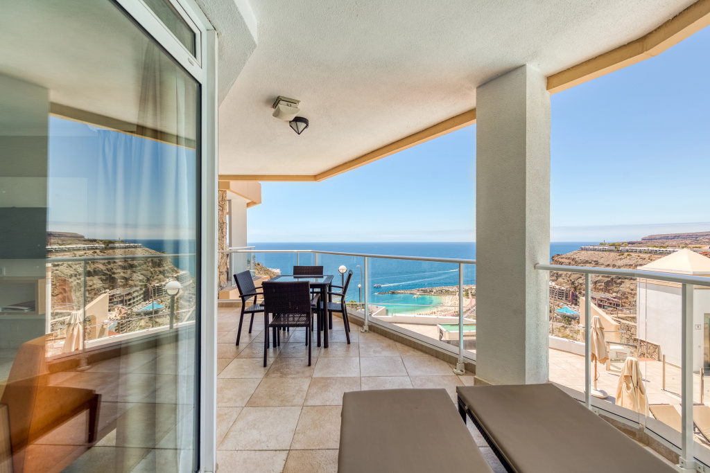 Balcony & Terrace
