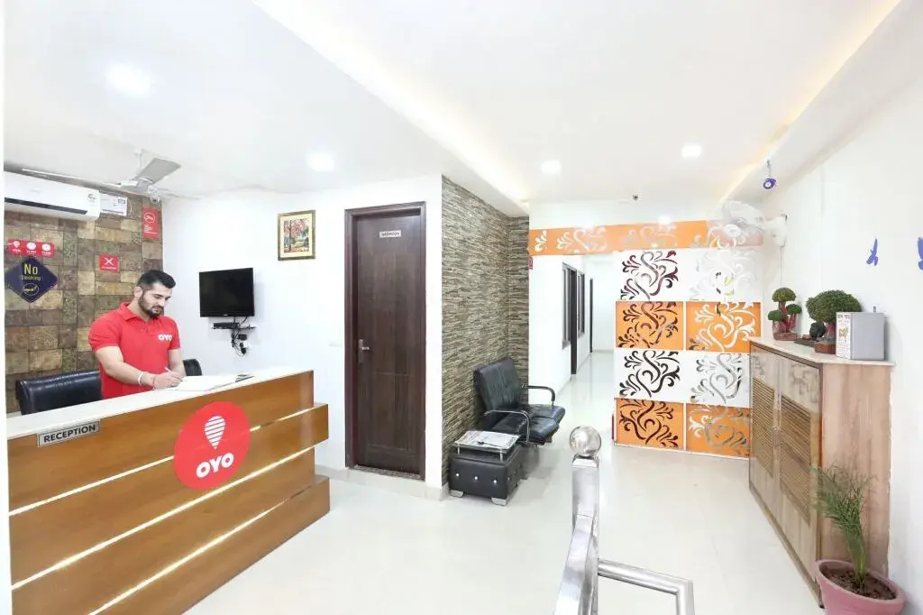 OYO 10940 Hotel Waves