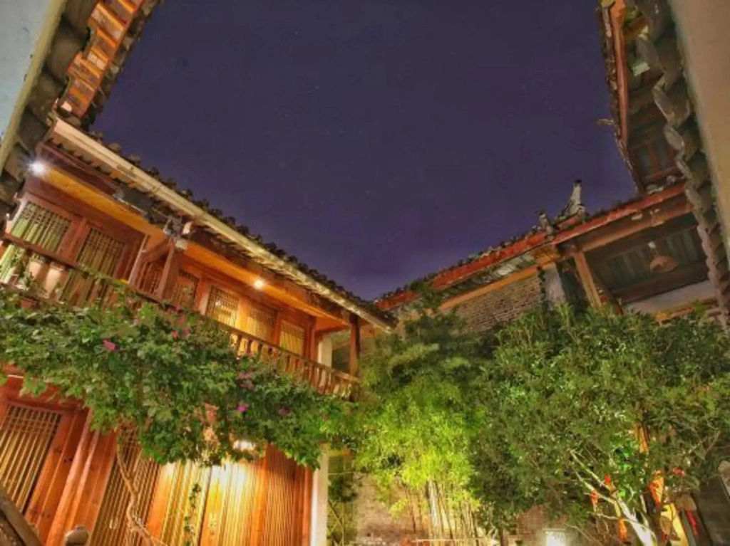 Lijiang Liuyue Tang Inn