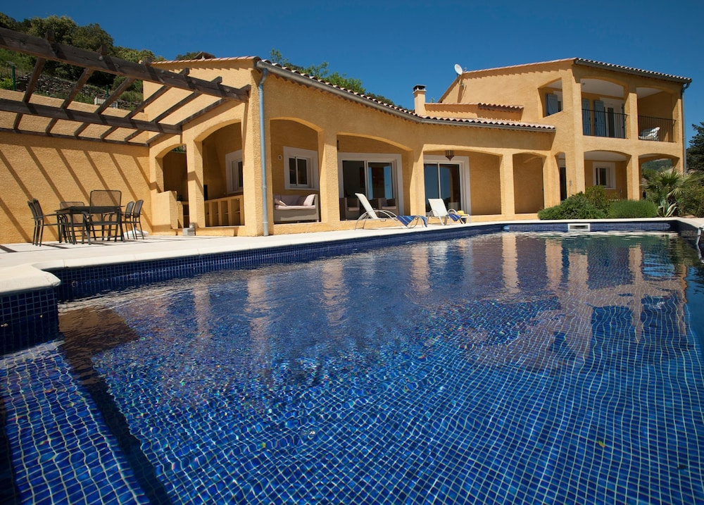 Afficher la photo 6 — Roquebrun Villa With Pool