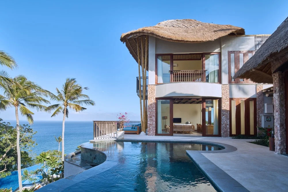 Beach & Waterfront