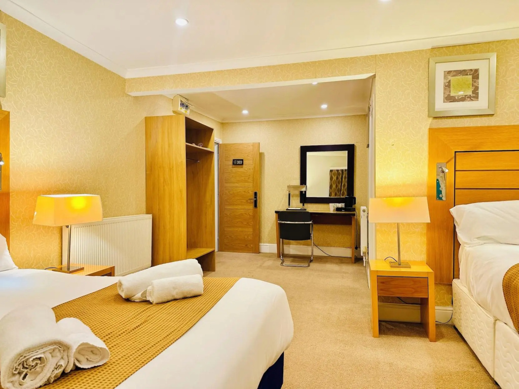 Crown Hotel - Stone (Near Stoke-On-Trent) by OYO