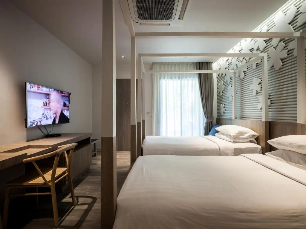 Deluxe Double room (full double bed)