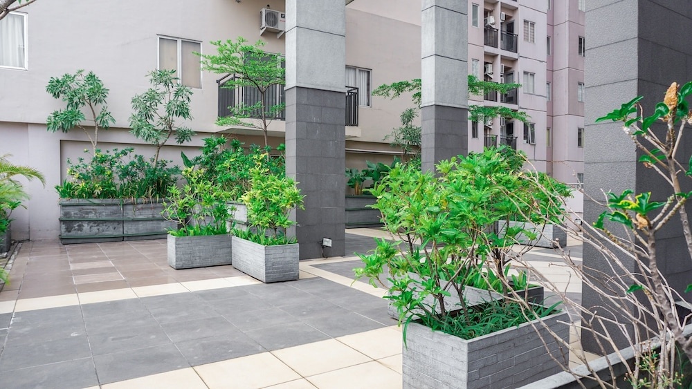 Capital O 2218 Sudirman Suites Near RS Rajawali
