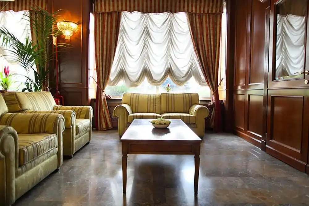 Hotel Empire - Général