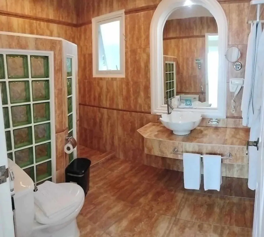 2 Bedrooms Executive Suite with ocean view