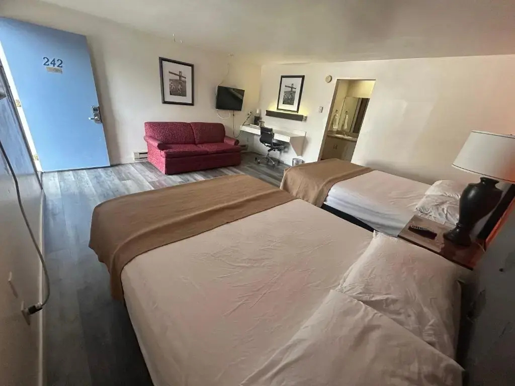 Quadruple Suite