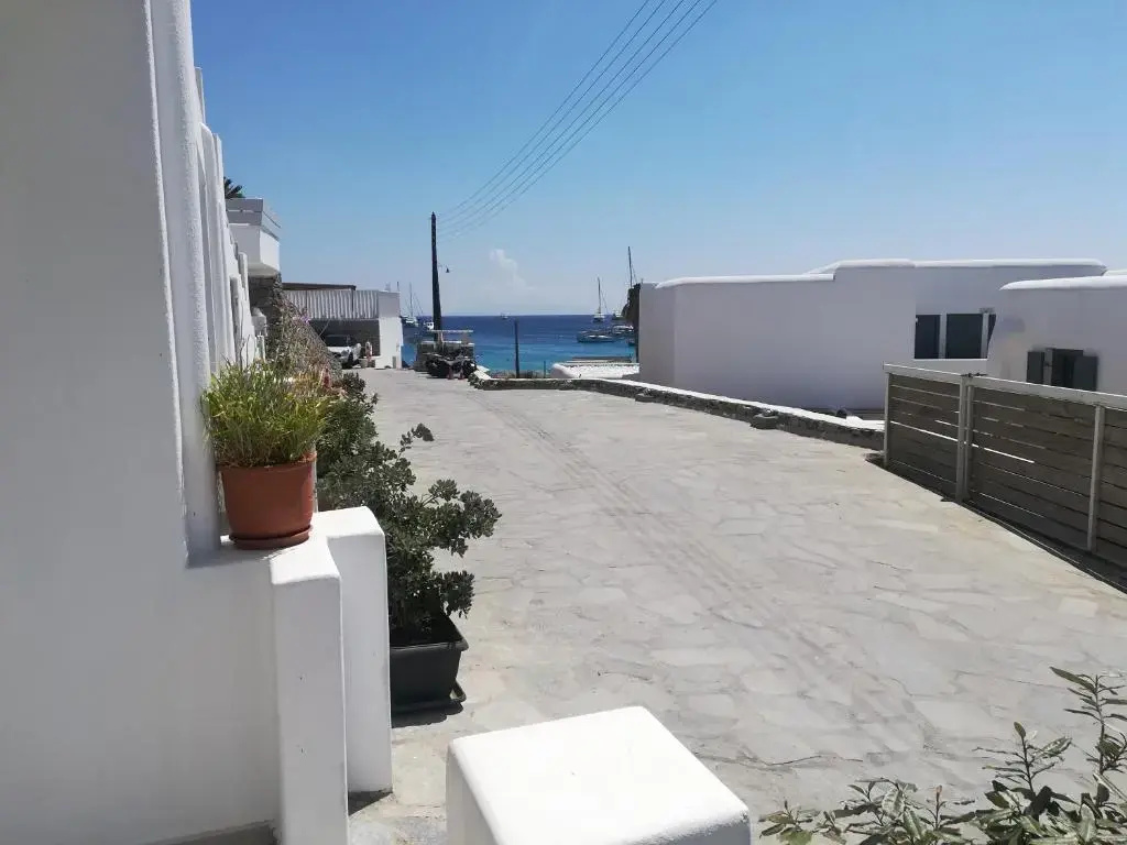 Standard Double room with partial sea view (full double bed)