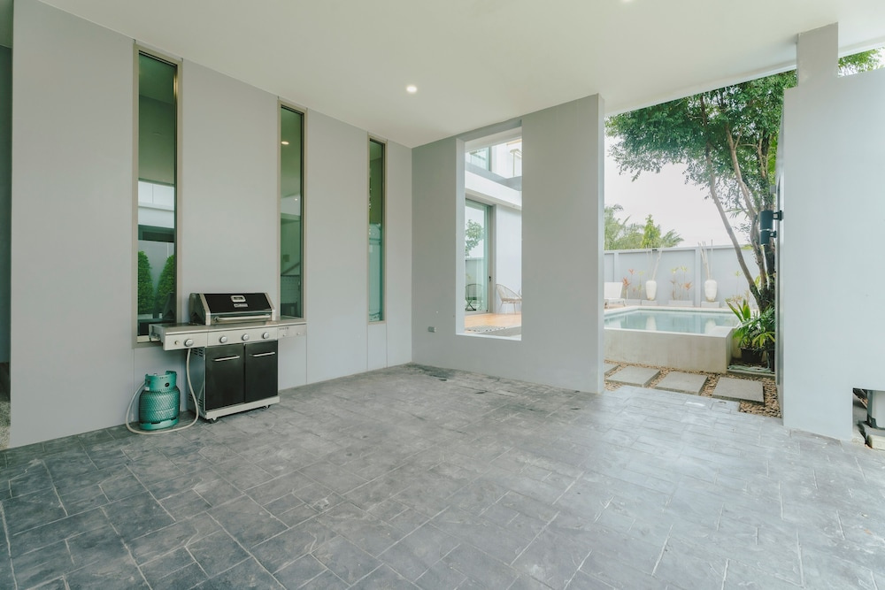 Luxury Teak 4BR Private Pool Villa in Bang Tao