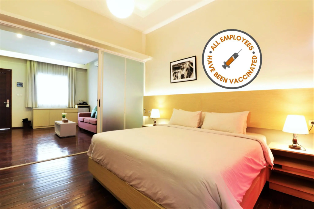 2 Bedrooms Standard Family room with garden view