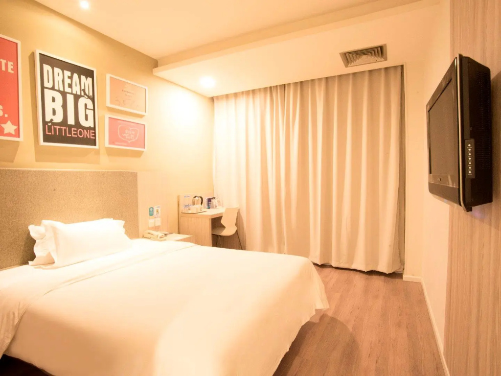 Standard Double room (full double bed)