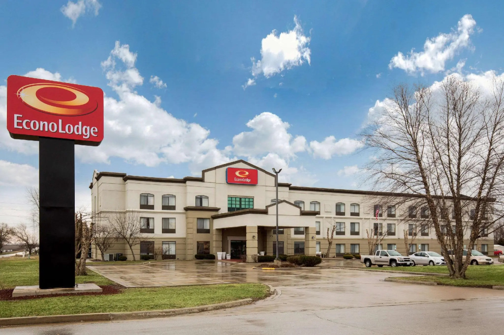 Comfort Inn & Suites Decatur-Forsyth image