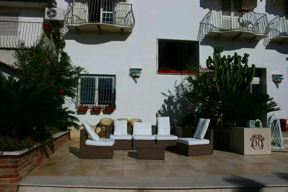 Mandetta Hotel