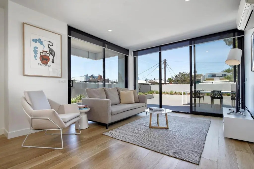 2 Bedrooms Apartment