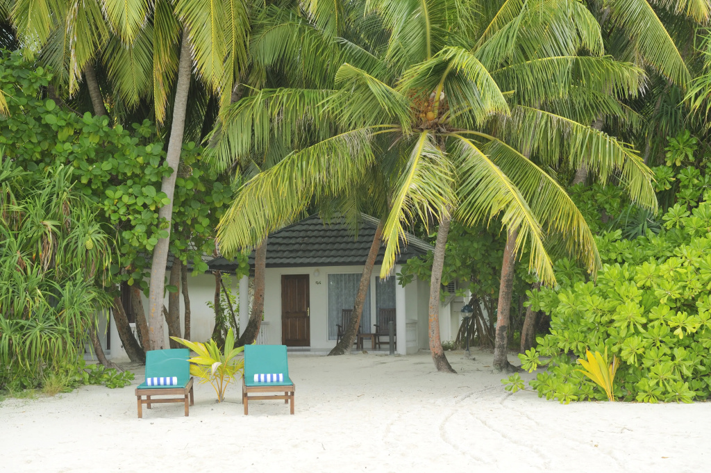 Holiday Island Resort & Spa
