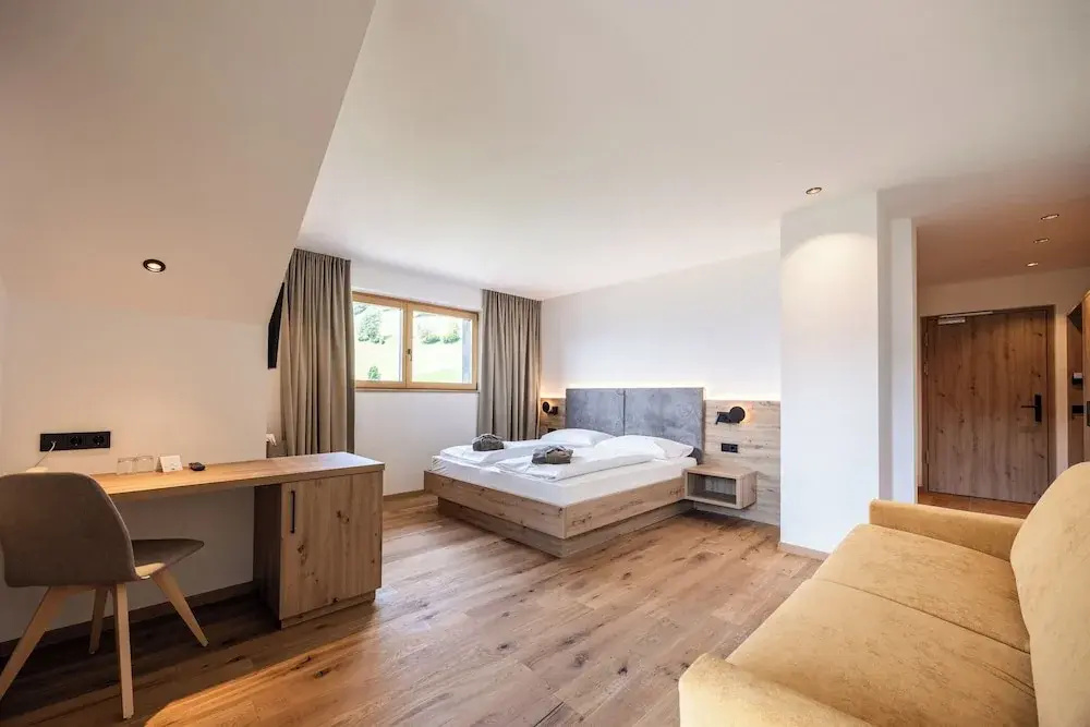 Premium Double room with balcony (full double bed)