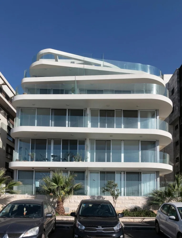 Bat Galim Seaside Retreat by Sea N' Rent