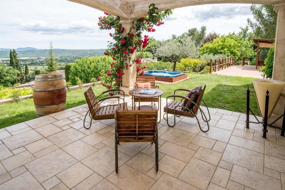 Restaurant Le Castellaras by null