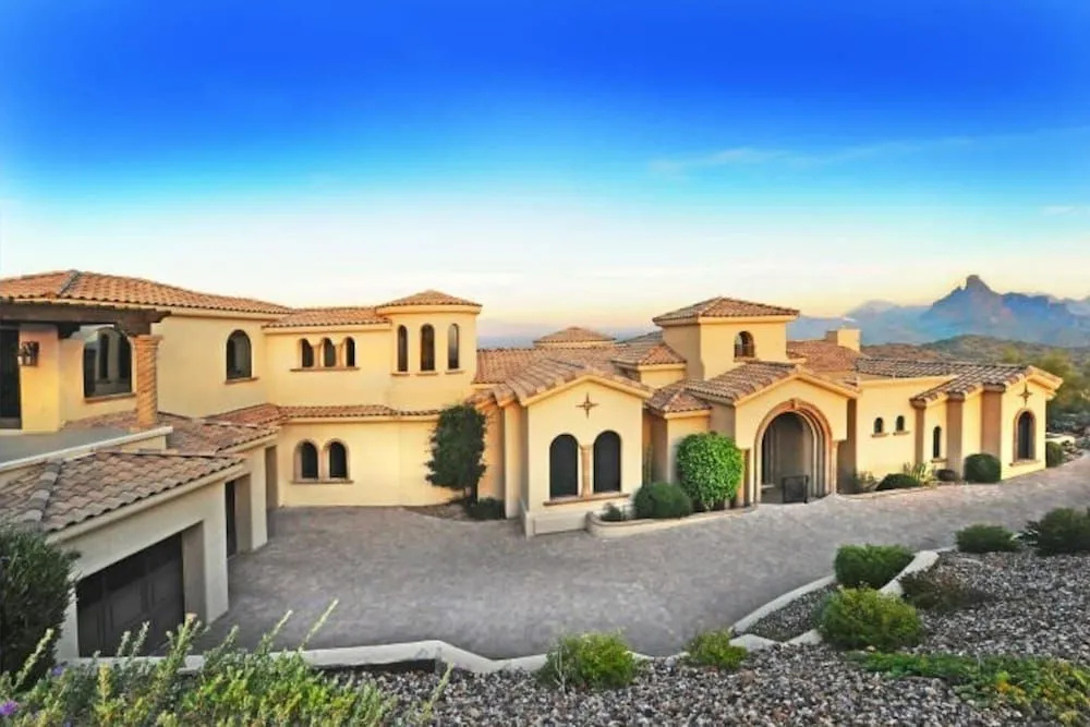 Tuscan Beauty With Incredible Views!