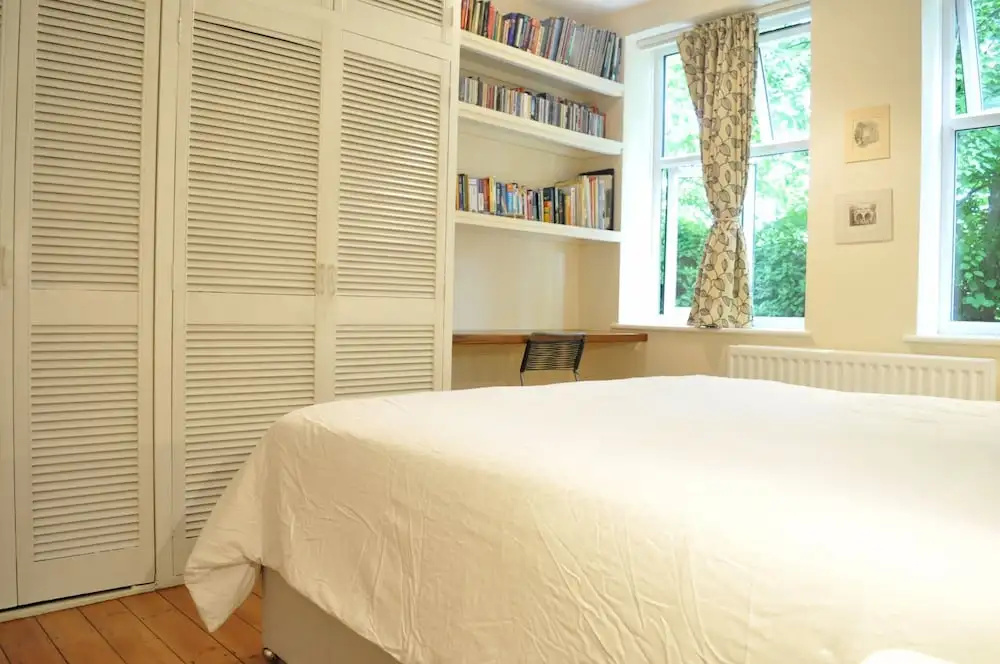 Bright 1 Bedroom Flat in North London