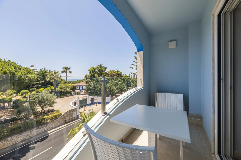 Balcony & Terrace