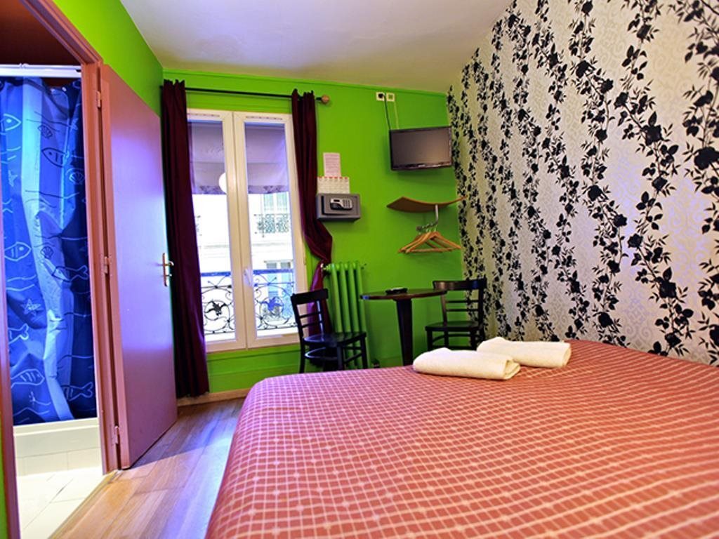 Caulaincourt Square Hostel by null