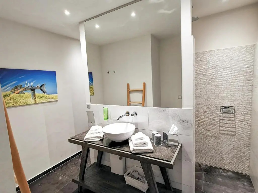 Deluxe Double room with balcony and with sea view (full double bed)