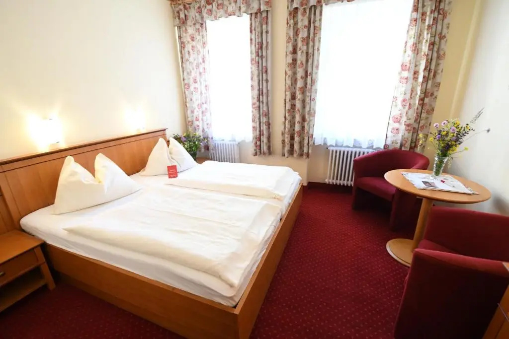 Standard Double room (full double bed)