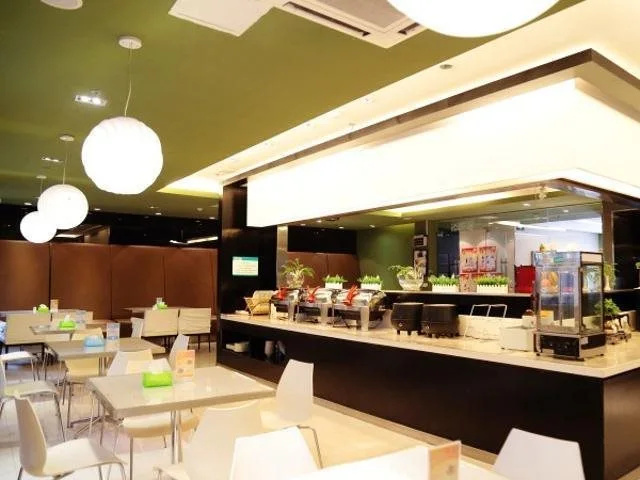 Food & Beverage