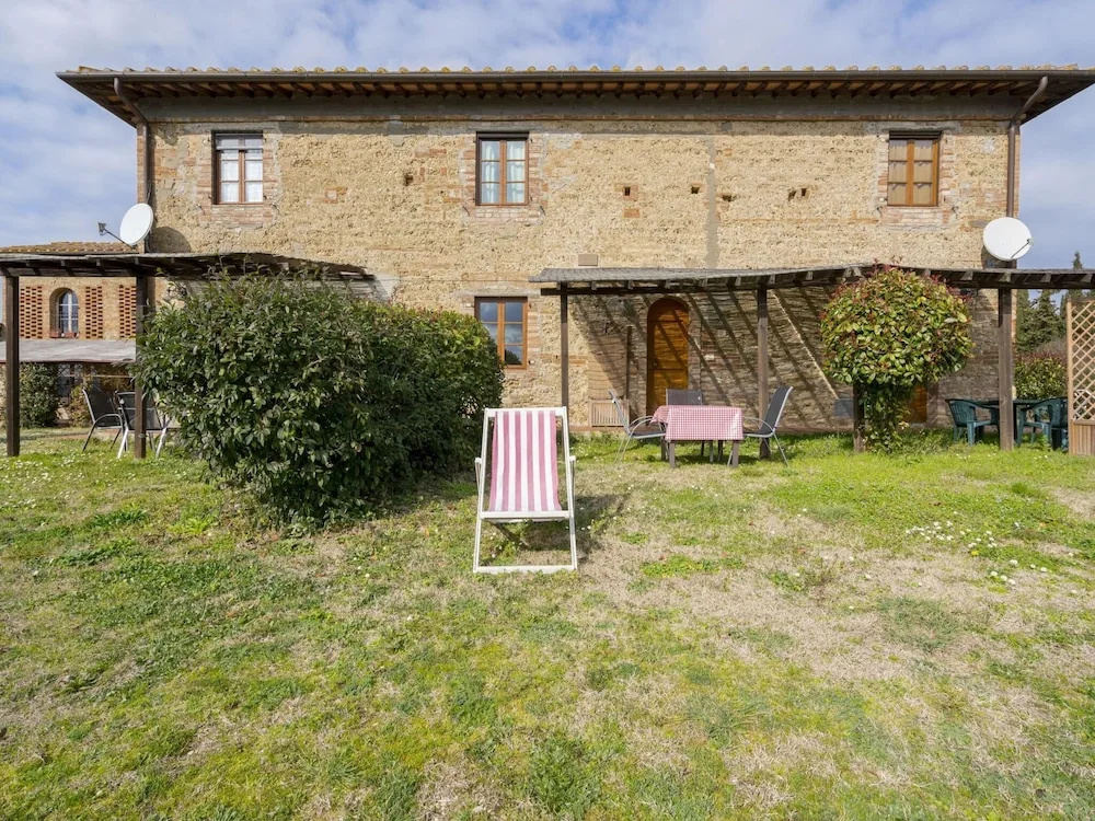 Cozy Farmhouse in Montespertoli With Swimming Pool