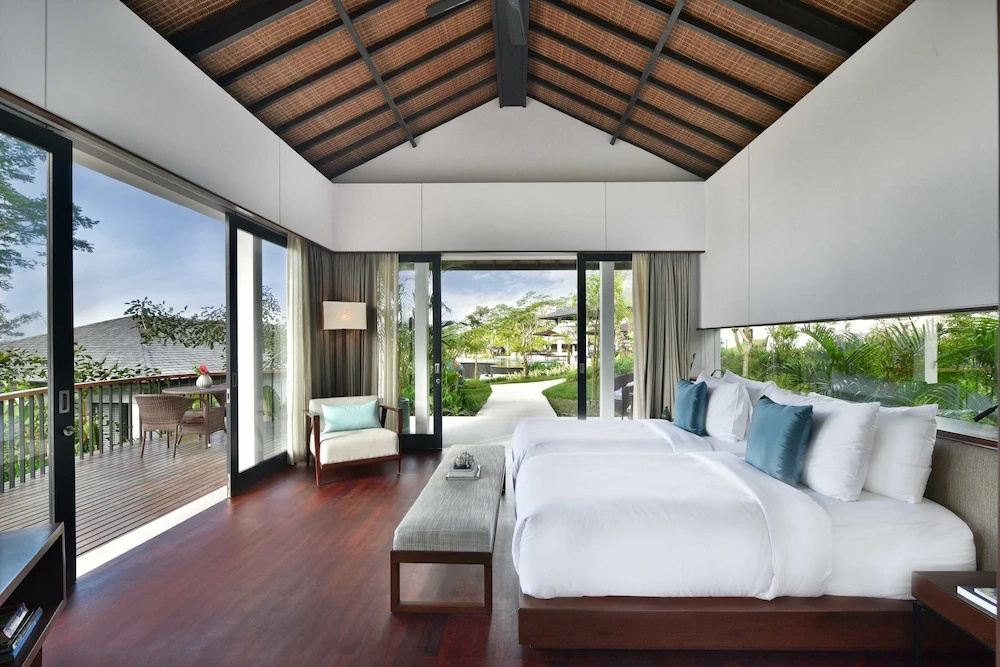 Luxury Double Villa with balcony (twin beds)