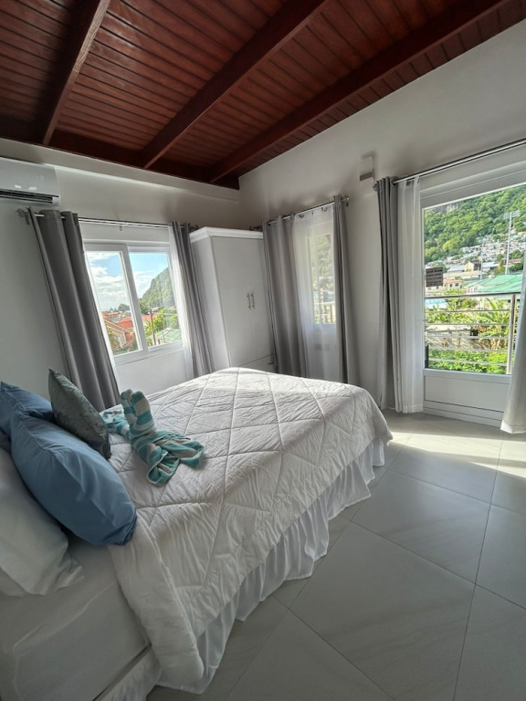 Apartment with mountain view