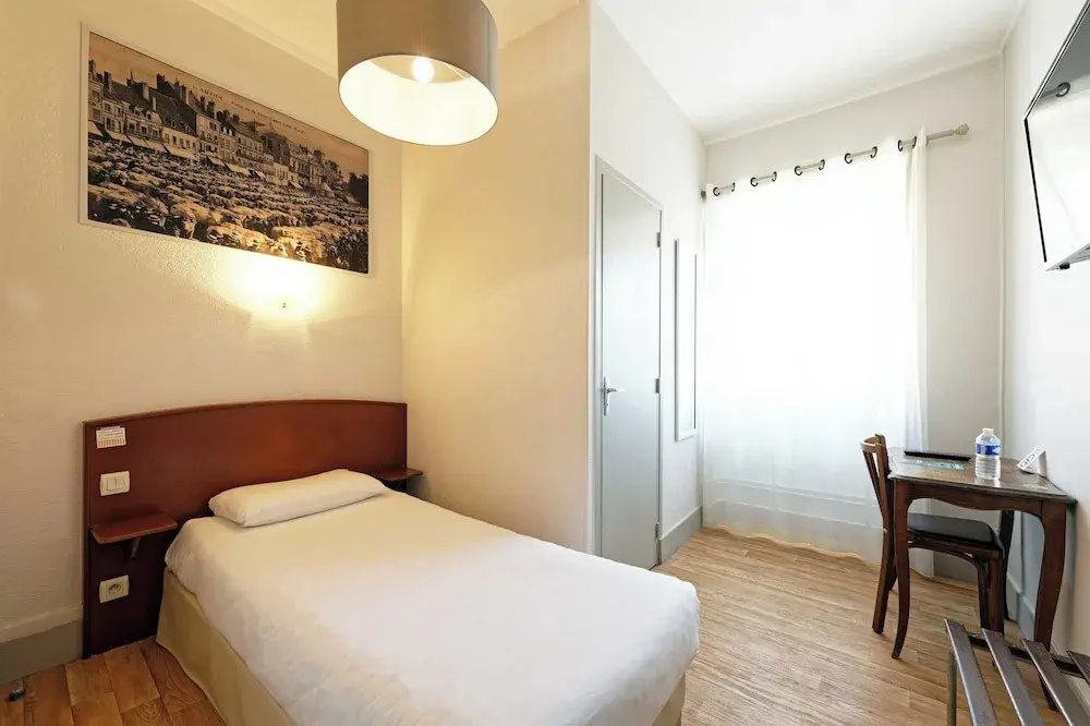 Contact Hôtel du Commerce et son restaurant Côte à Côte - Chambres