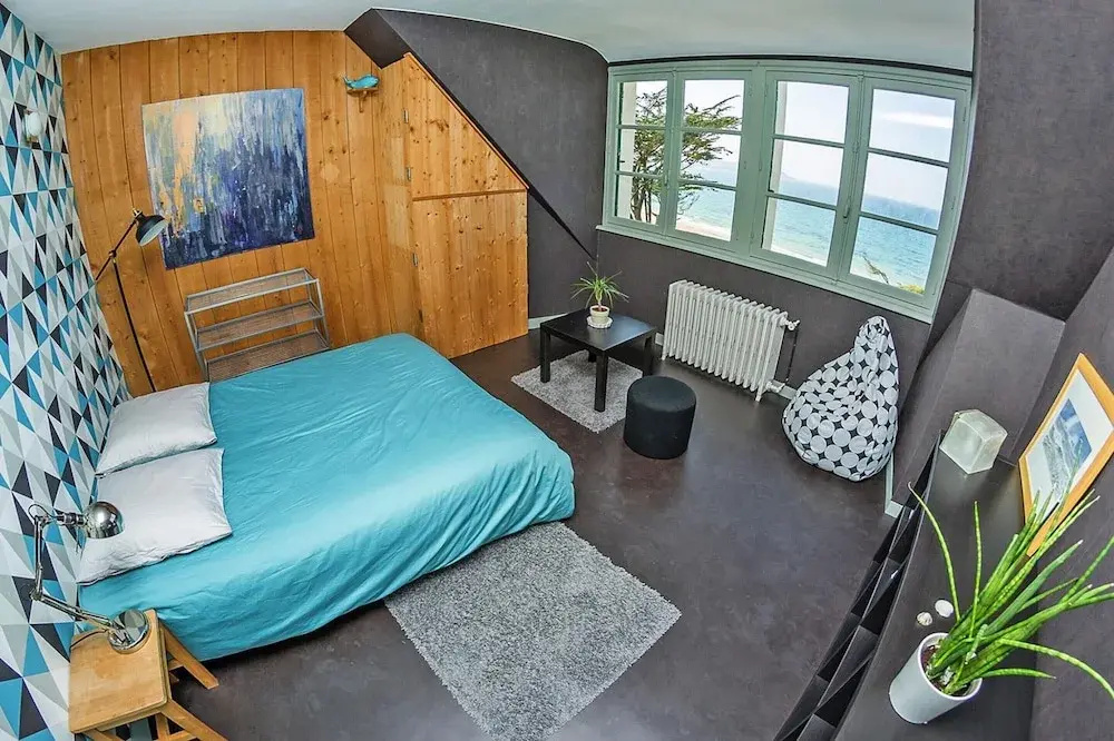 Cottage in Locquirec With Beach Access