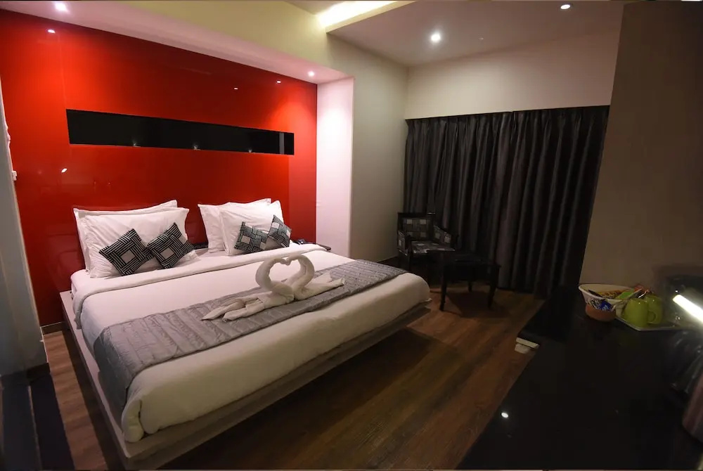 Deluxe Double room (full double bed)