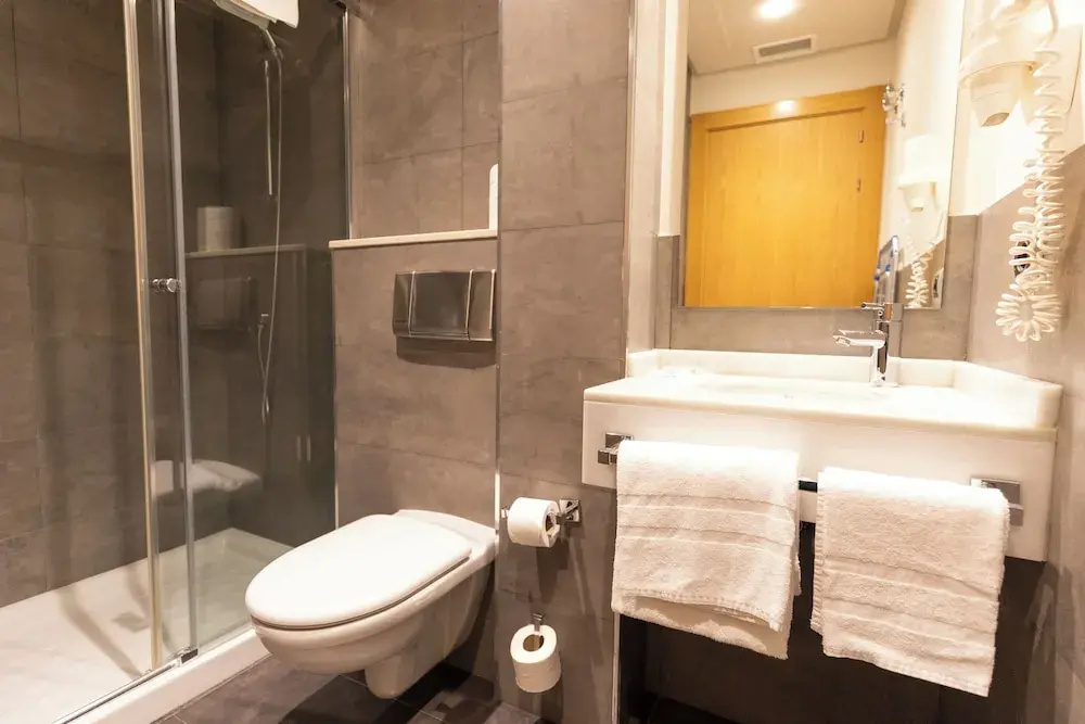 Economy Double room with courtyard view twin beds