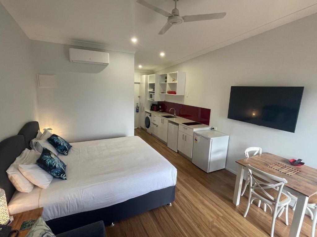 Atherton Motel by null