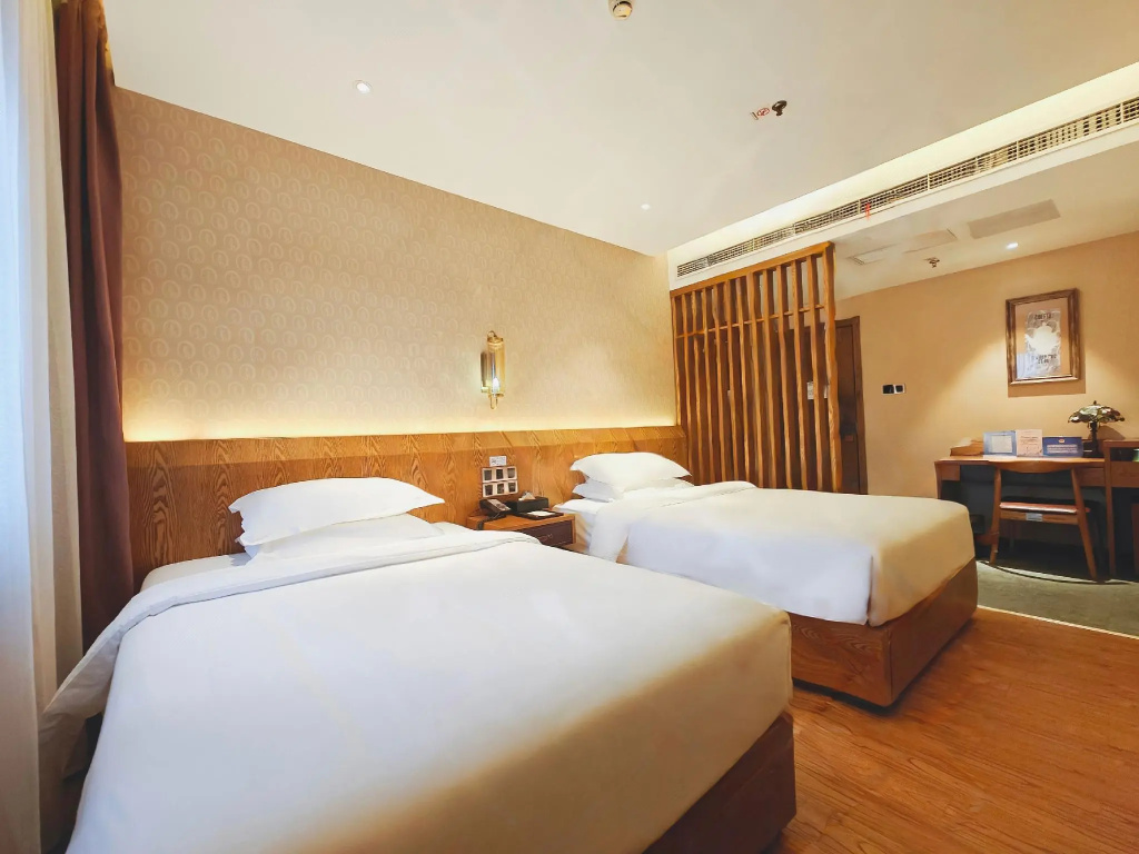 Отель James Joyce Coffetel Beijing Bell And Drum Tower Branch в Пекине