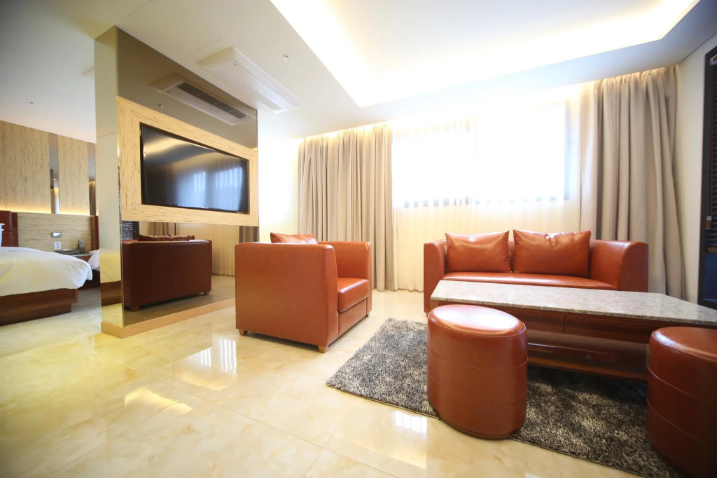Deluxe Suite